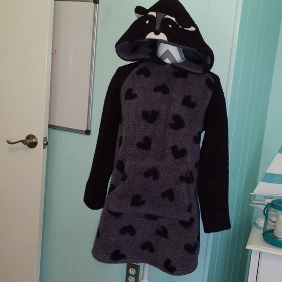layla Other - Raccoon sleepwear size Small